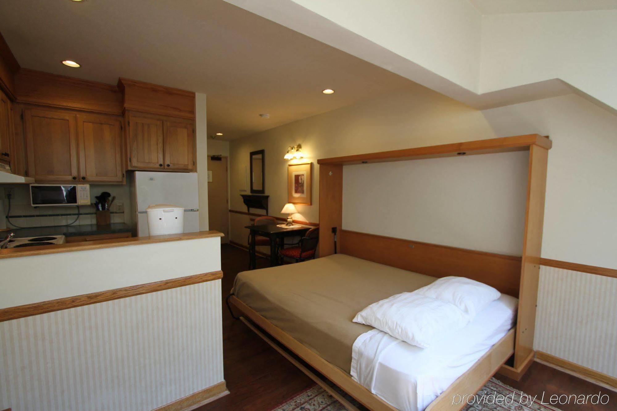 Clock Tower Resort 惠斯勒 外观 照片