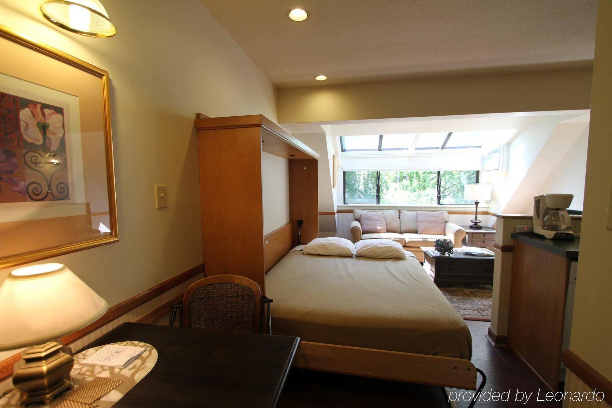 Clock Tower Resort 惠斯勒 外观 照片