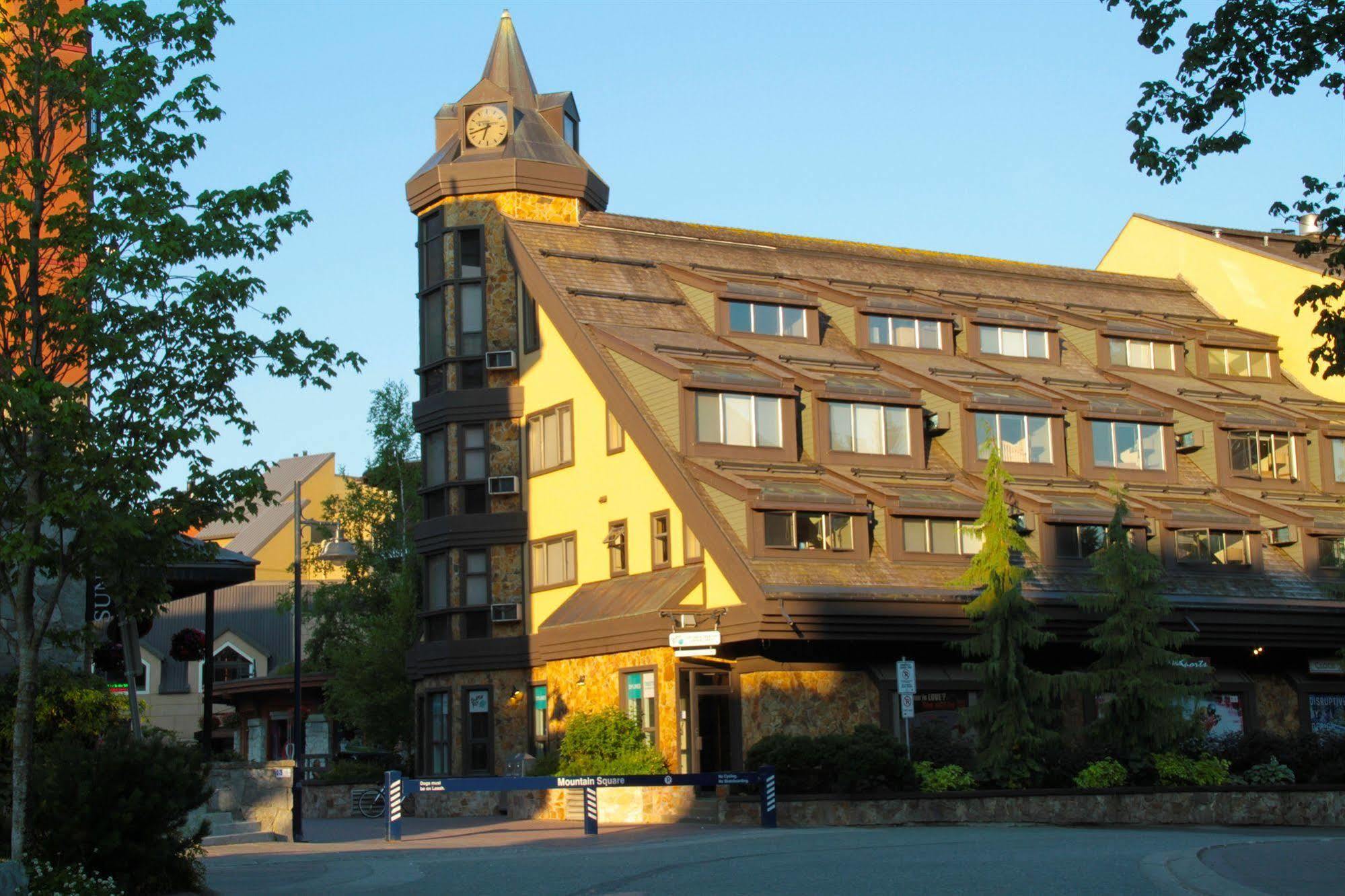 Clock Tower Resort 惠斯勒 外观 照片