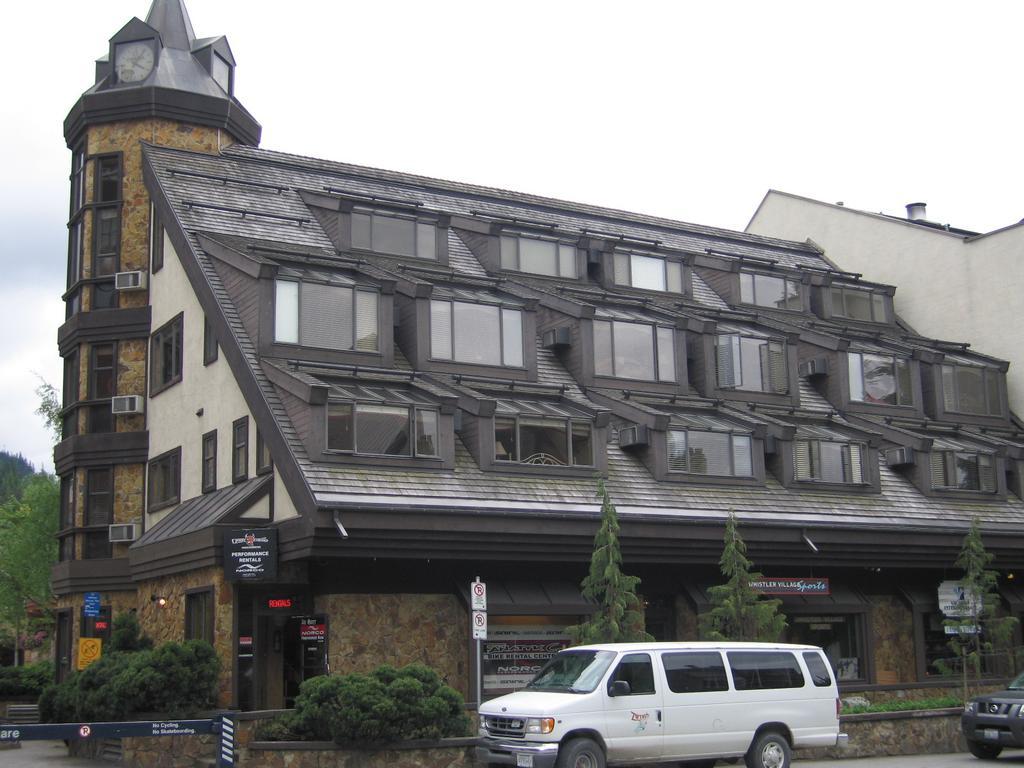 Clock Tower Resort 惠斯勒 外观 照片